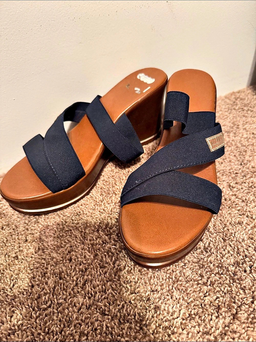 Vince Camuto Black & Brown Wedge Sandals